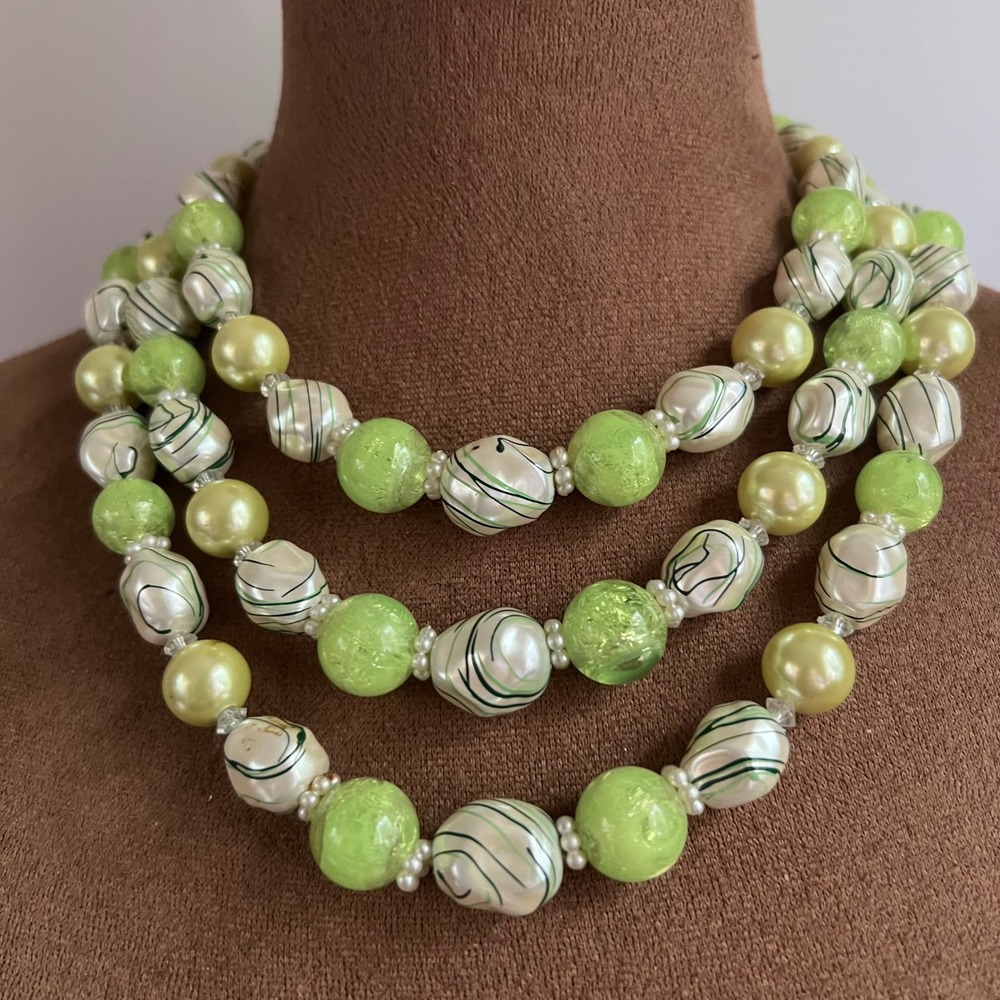 Vintage Multi Strand Green Faux Pearl Swirl Bead Necklace 14-20in Cottagecore